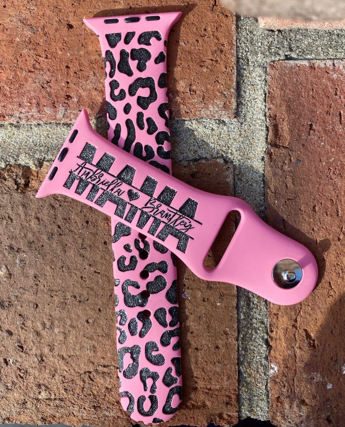 Leopard Print Watch Band Cheetah Print custom laser engraved watch band Mommy, Mama, Mom, Nana, gift apple watch band 38 40 41 42 45 49 mm